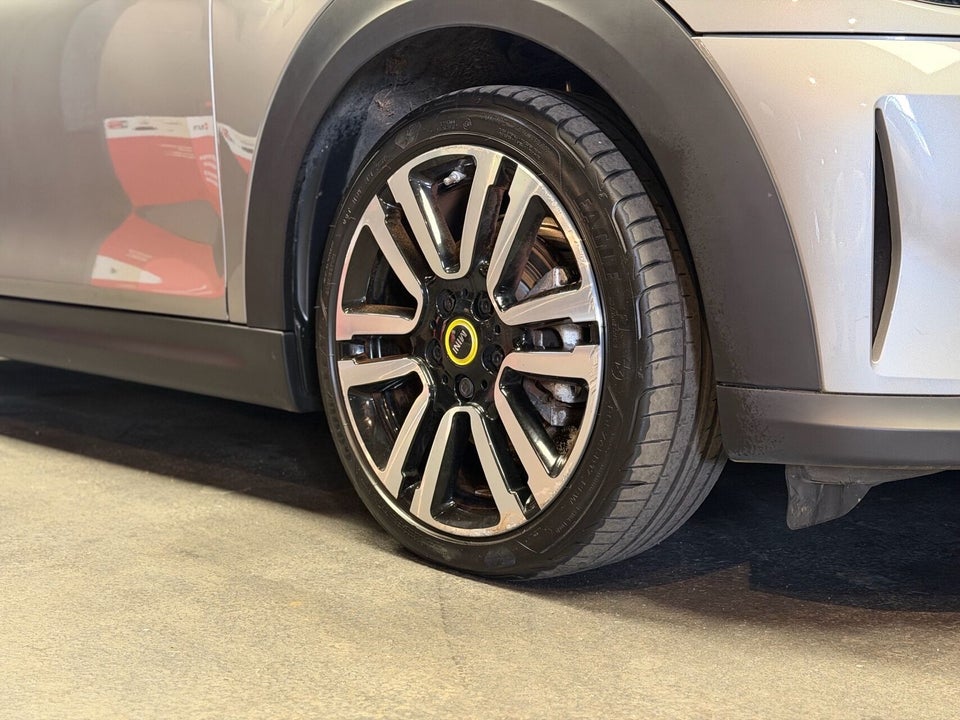 MINI Cooper SE Classic Trim 3d