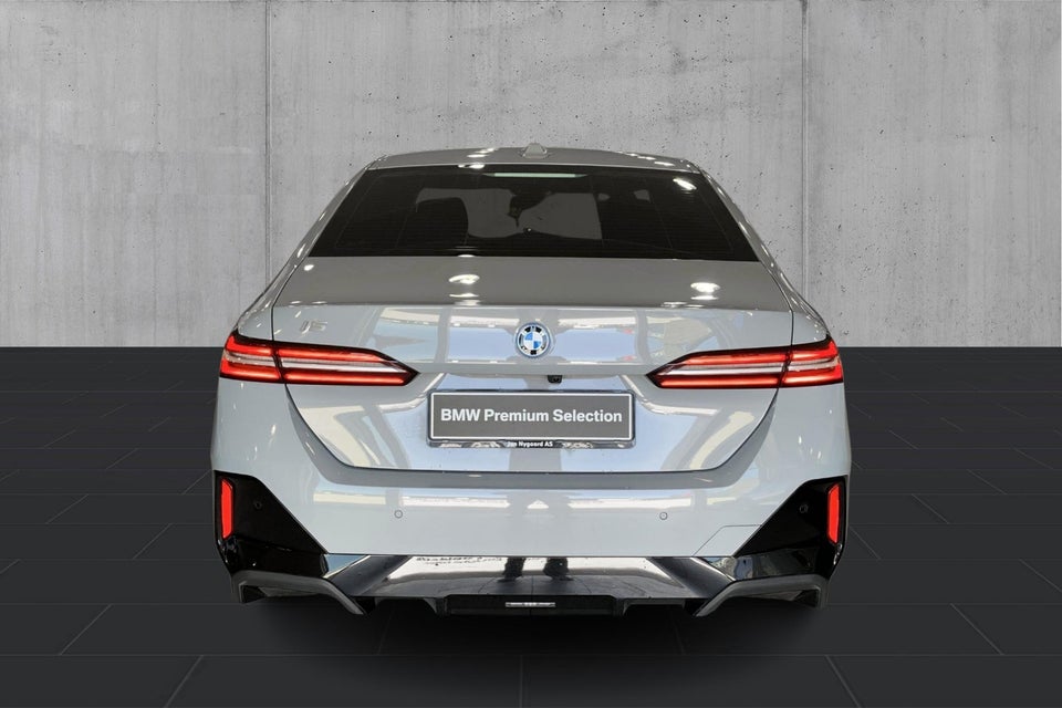 BMW i5 eDrive40 M-Sport 4d