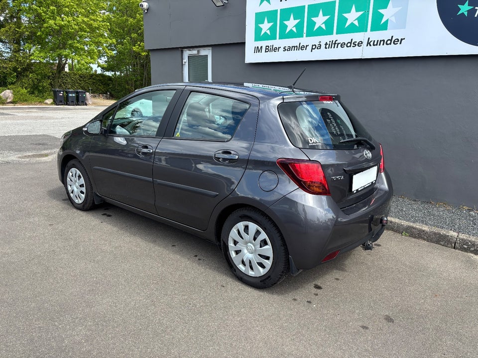 Toyota Yaris 1,3 VVT-i T2 5d