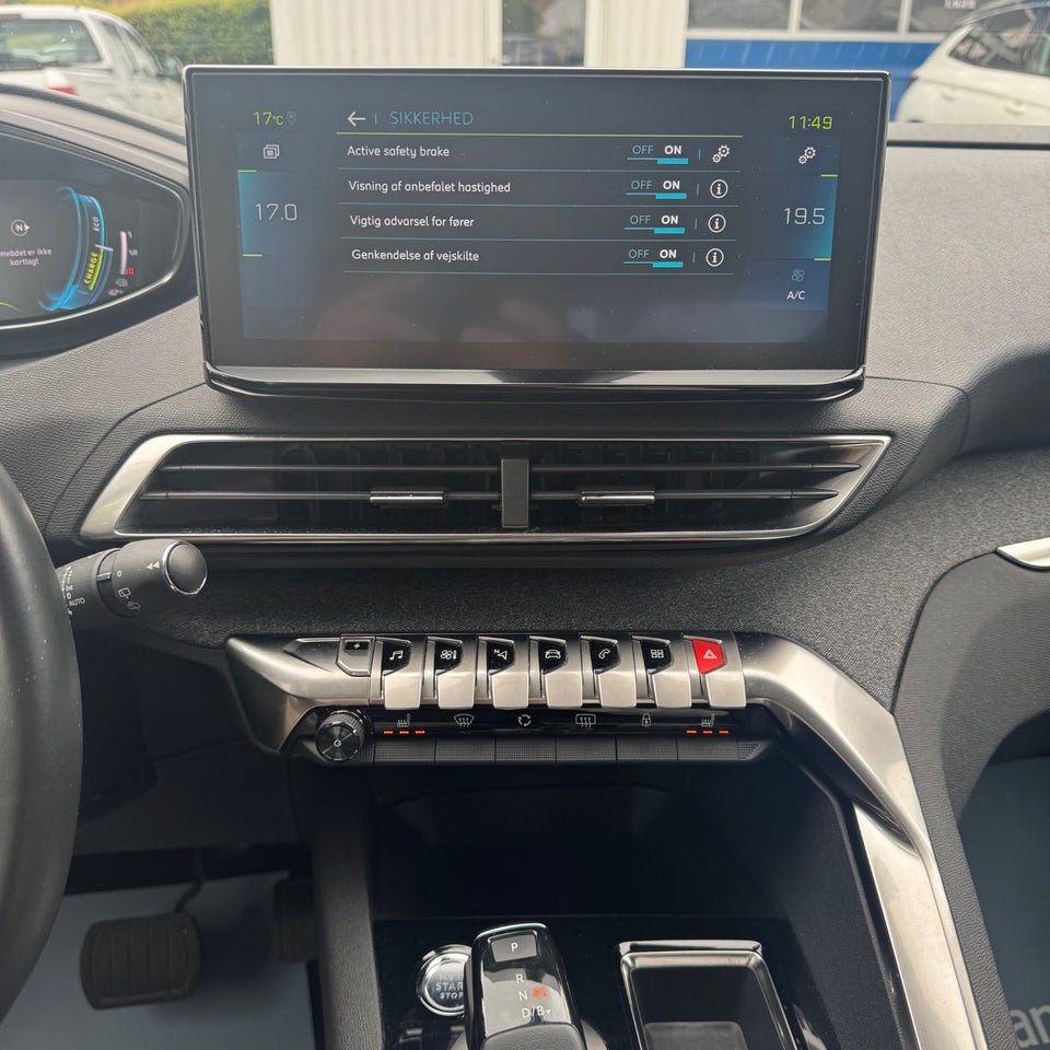 Peugeot 3008 1,6 Hybrid First Selection EAT8 5d