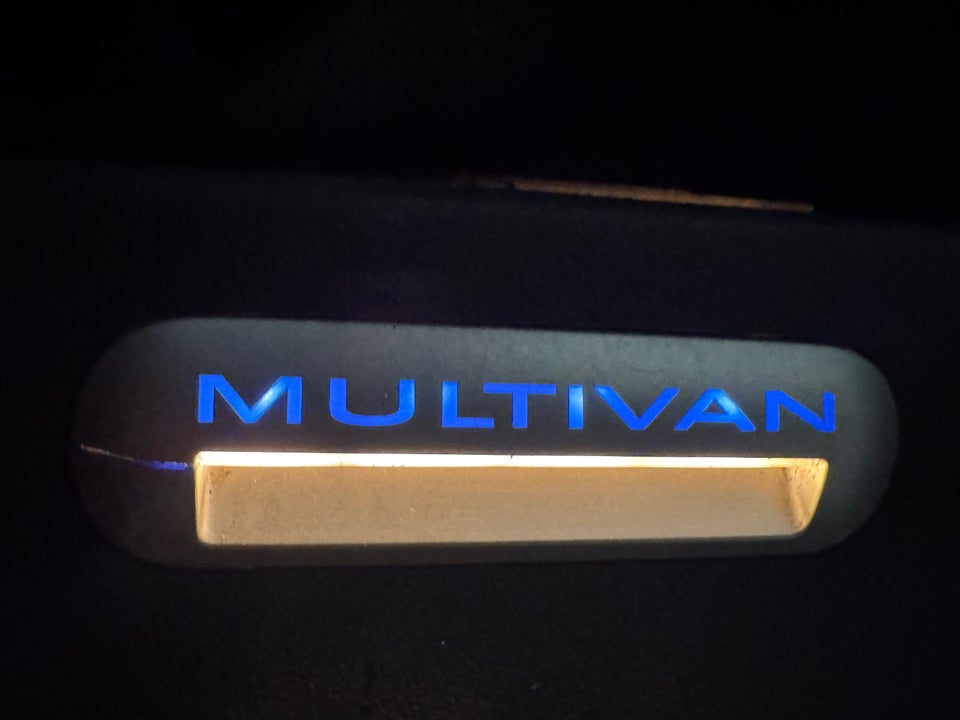 VW Multivan 2,5 TDi 130 Basis 7prs 5d