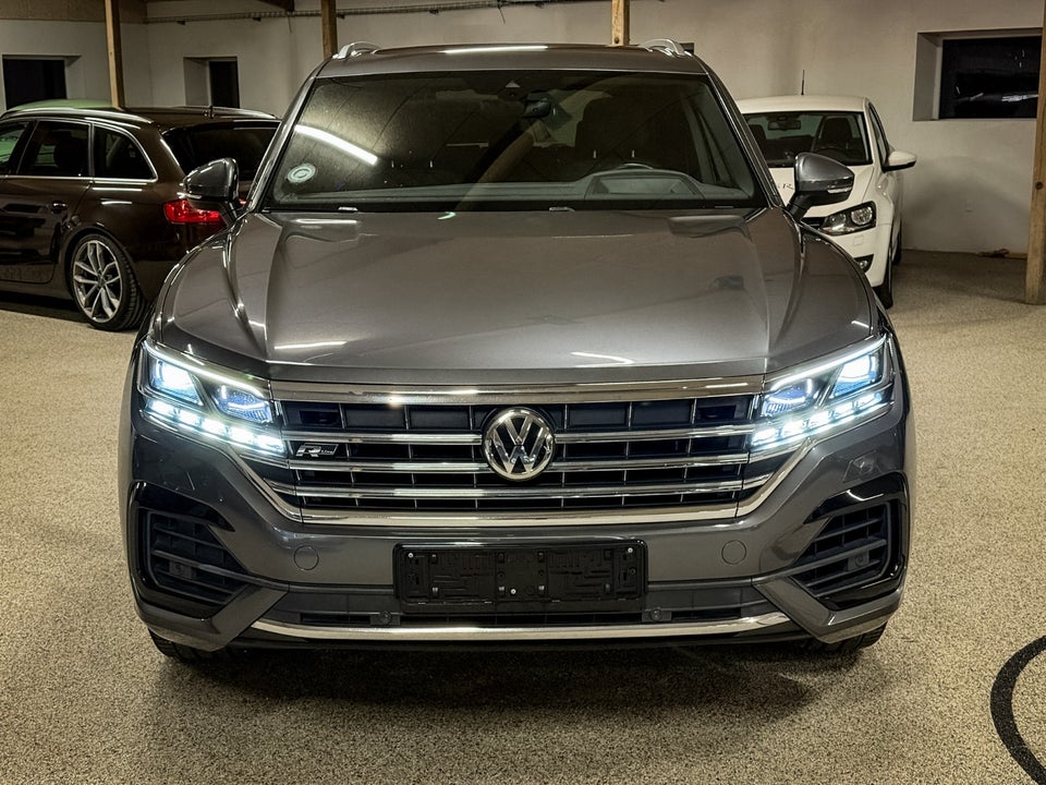 VW Touareg 3,0 TDi 286 R-line aut. 4Motion 5d