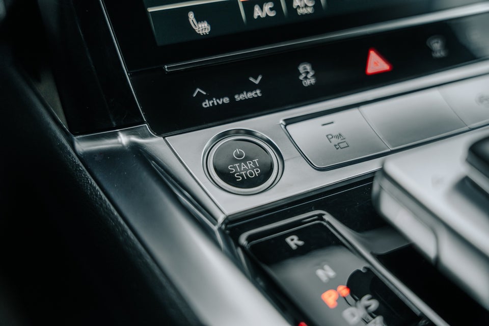 Audi e-tron 55 S-line quattro 5d