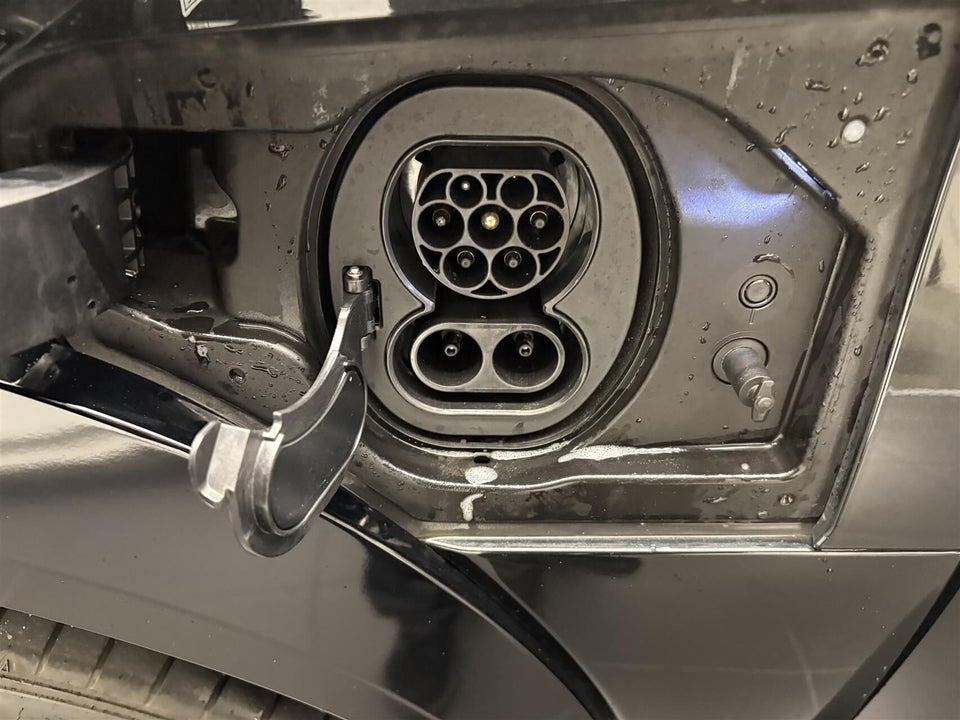 Lexus RZ300e Luxury 5d