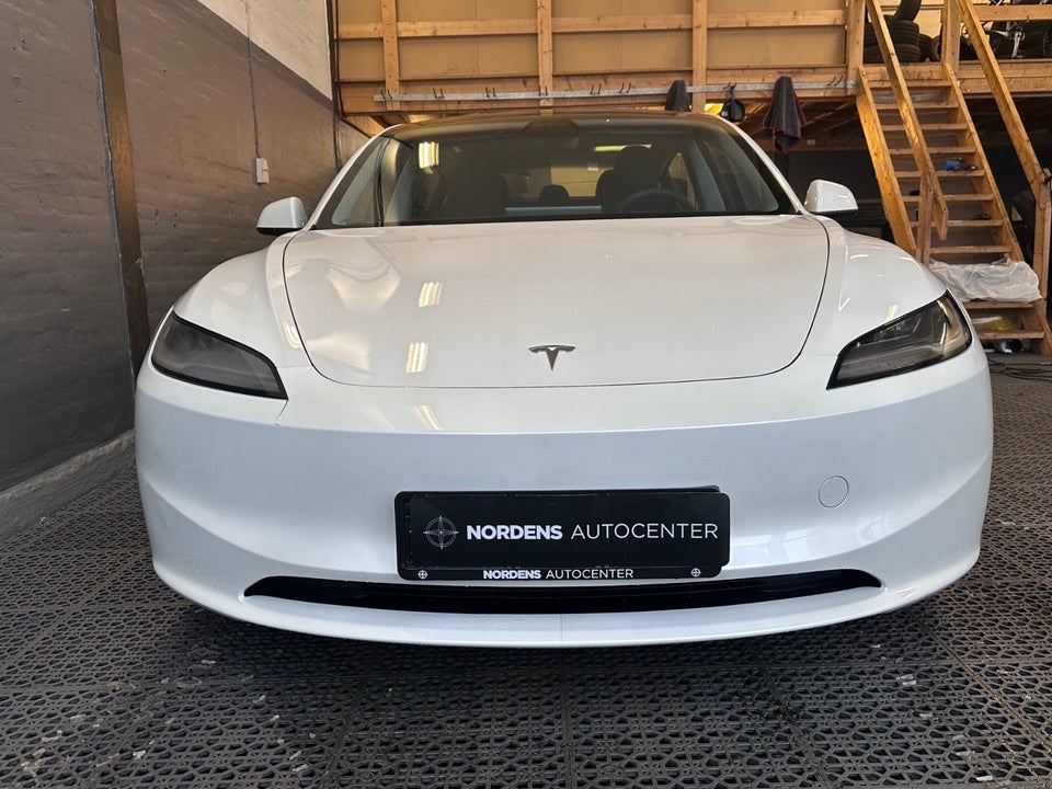 Tesla Model 3 Long Range AWD 4d