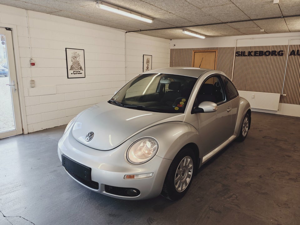 VW New Beetle 1,6 Trendline 2d