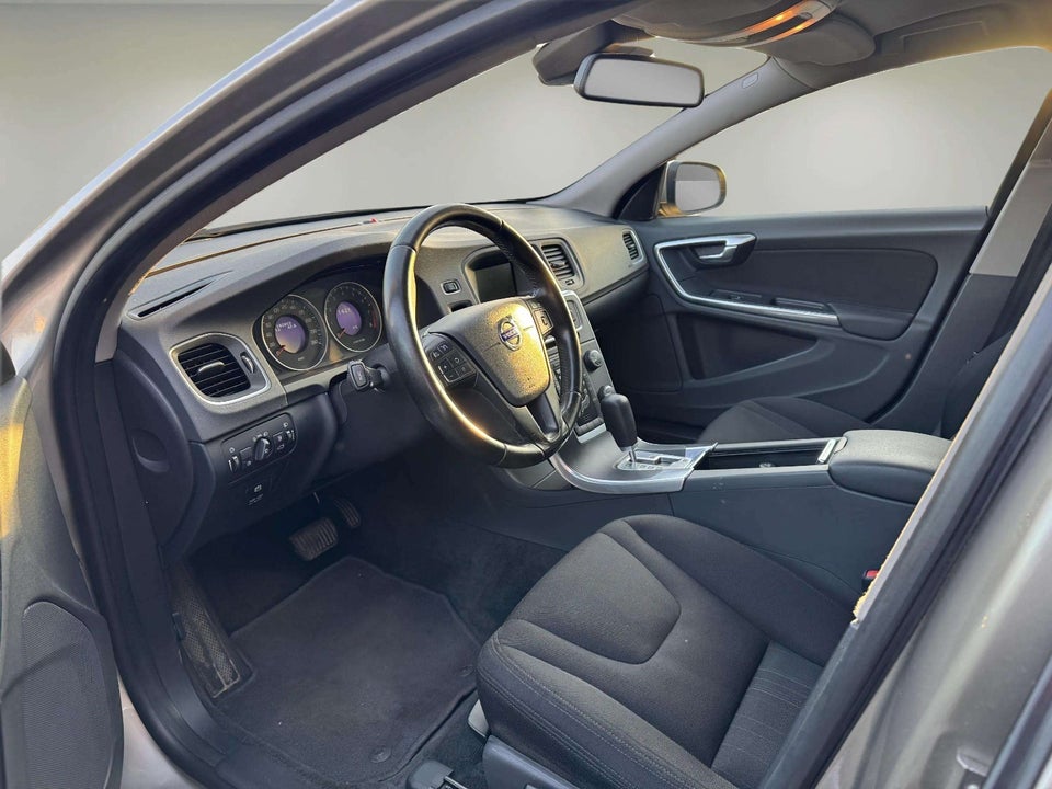 Volvo V60 1,6 T3 150 Kinetic aut. 5d