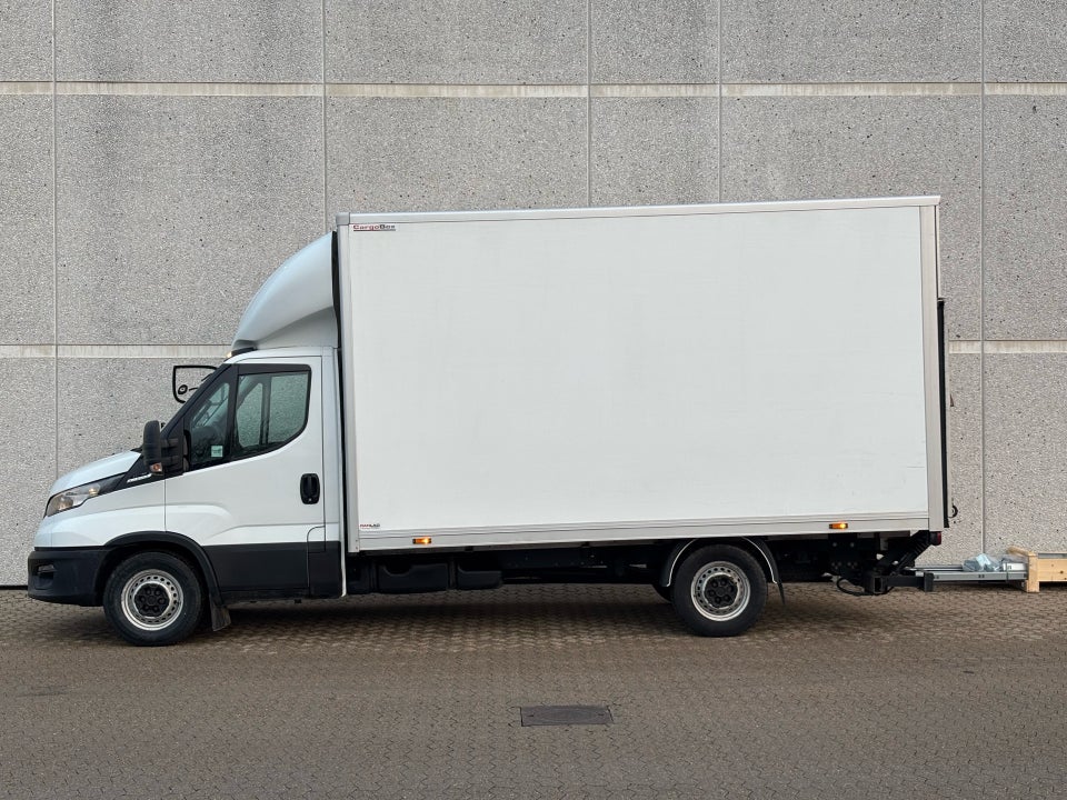 Iveco Daily 3,0 35S18 4100mm Box m/lift AG8