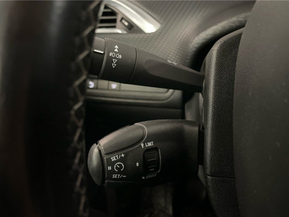 Peugeot 208 1,6 BlueHDi 100 Edition+ 5d