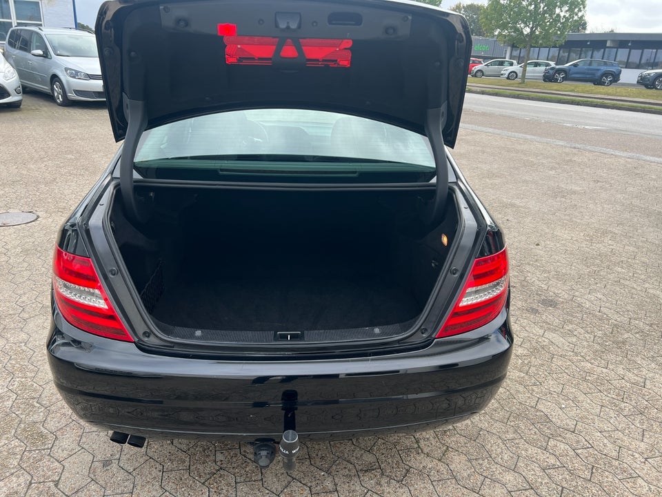 Mercedes C200 2,2 CDi BE 4d