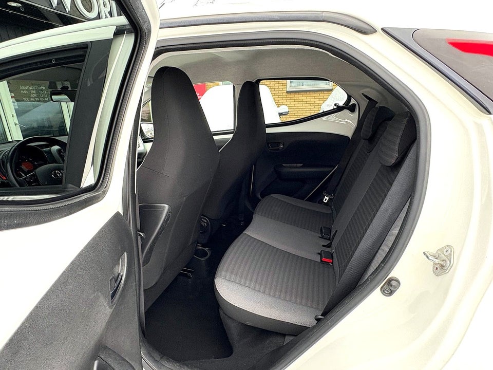 Toyota Aygo 1,0 VVT-i x-pression 5d