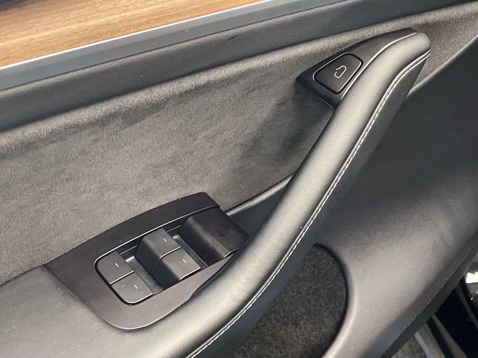 Tesla Model Y Performance AWD 5d