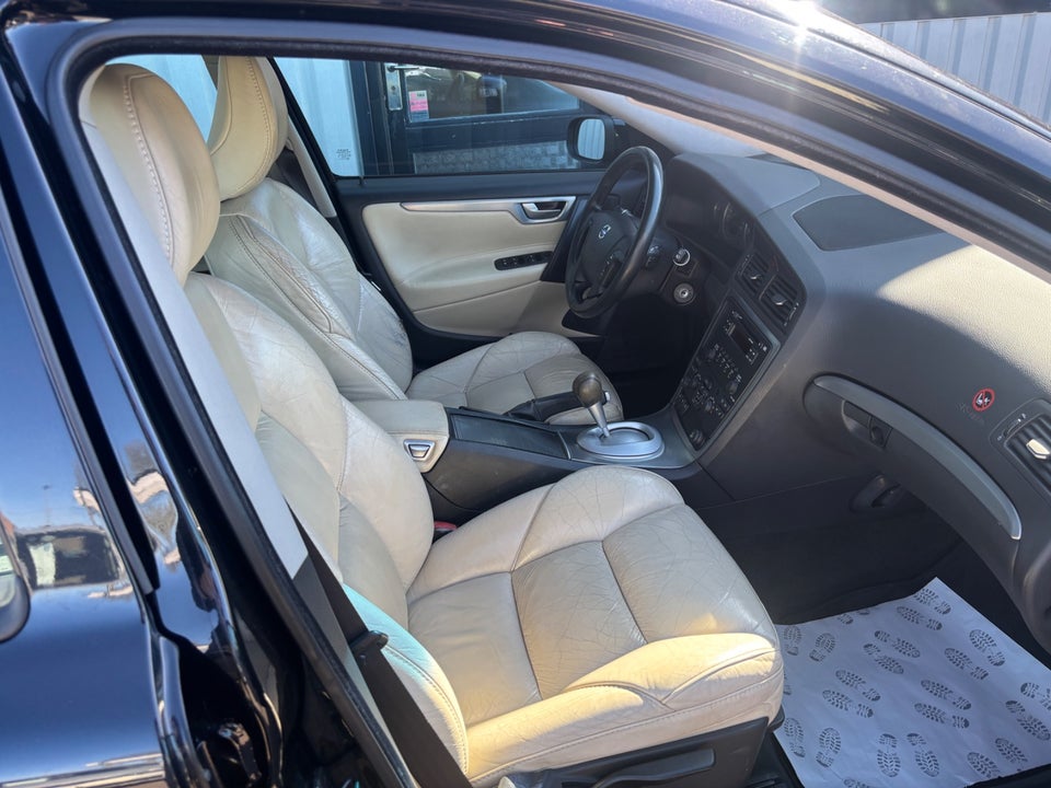 Volvo V70 2,4 140 Momentum 5d