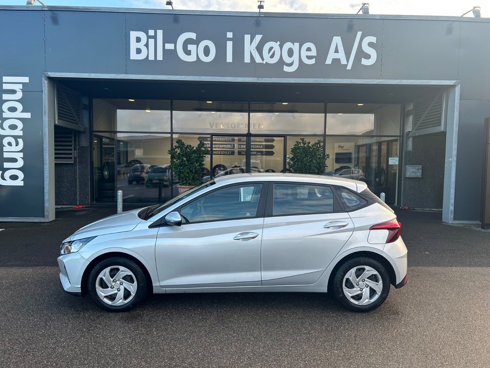 Hyundai i20 1,0 T-GDi Essential DCT 5d