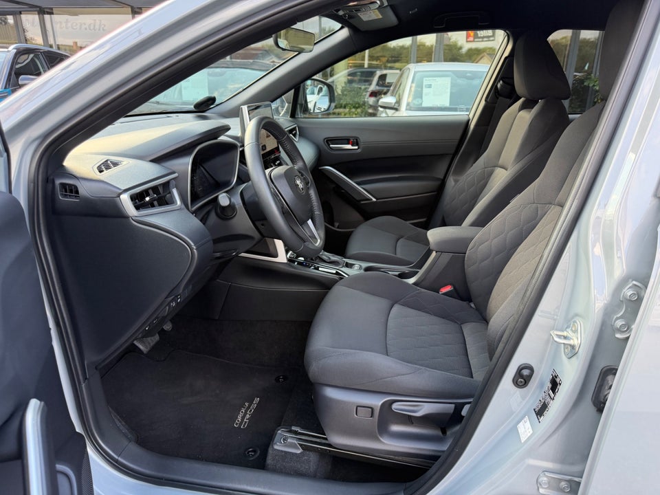 Toyota Corolla Cross 1,8 Hybrid Style Comfort CVT 5d