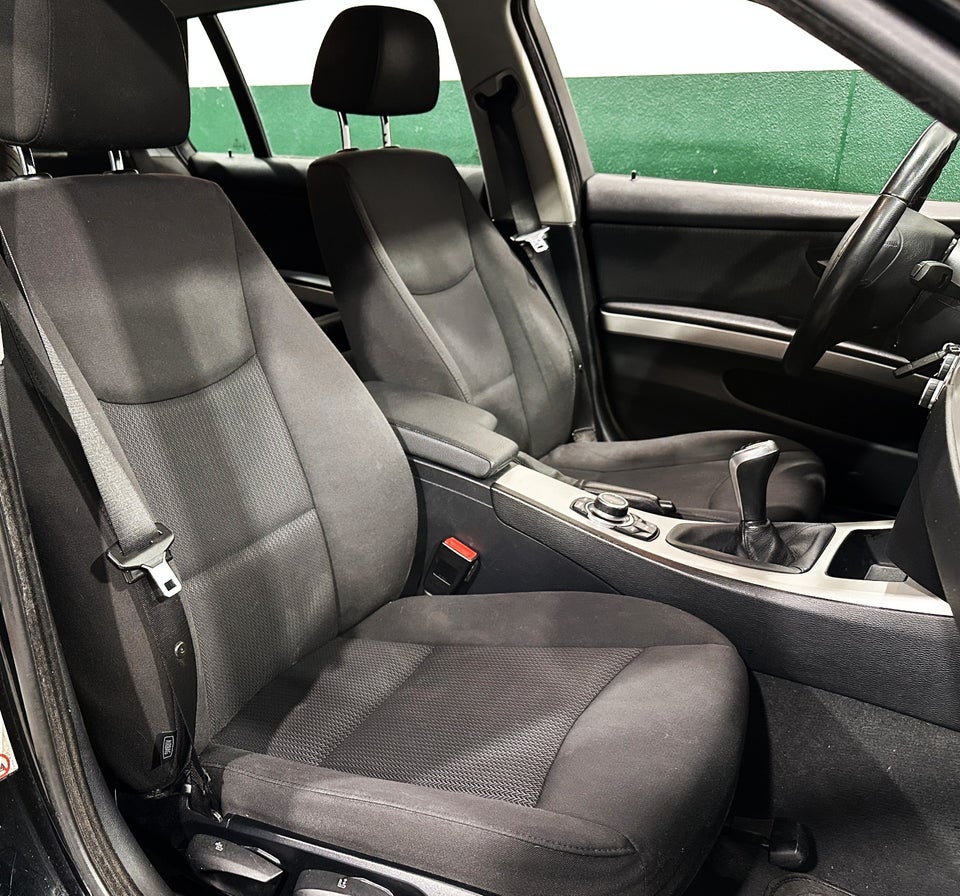 BMW 318d 2,0 Touring 5d