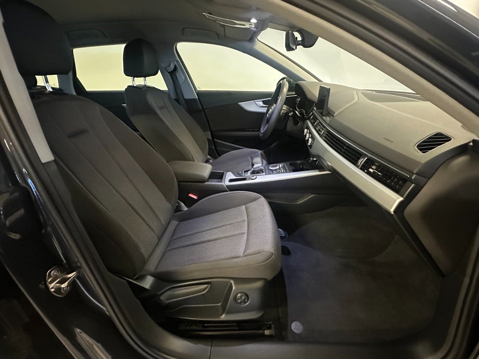 Audi A4 2,0 TDi 150 Avant S-tr. 5d