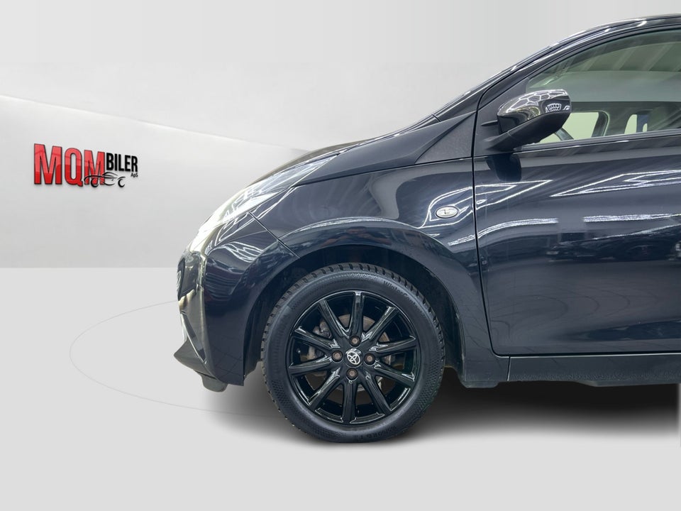 Toyota Aygo 1,0 VVT-i x-black 5d