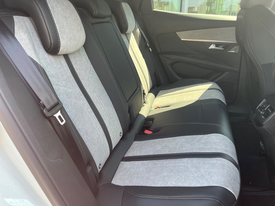 Peugeot 3008 1,6 Hybrid4 GT Pack EAT8 5d