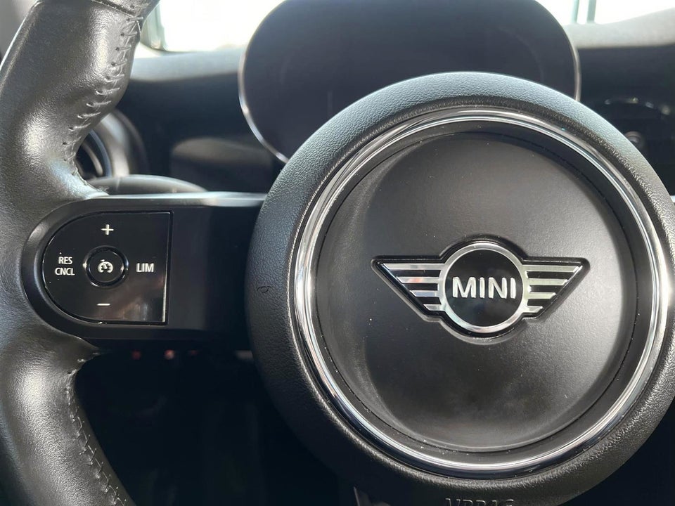 MINI Cooper SE Camden 3d