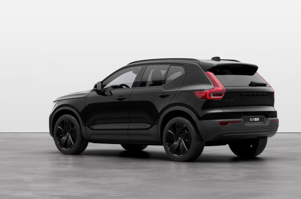 Volvo EX40 Extended Range Black Edition 5d