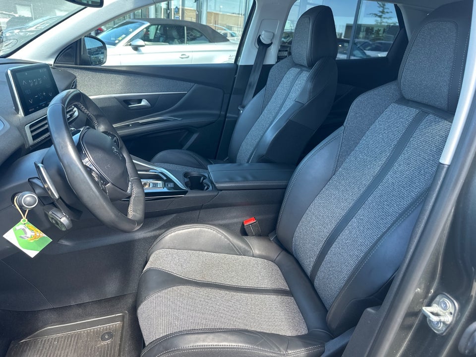 Peugeot 3008 1,6 BlueHDi 120 Allure EAT6 5d