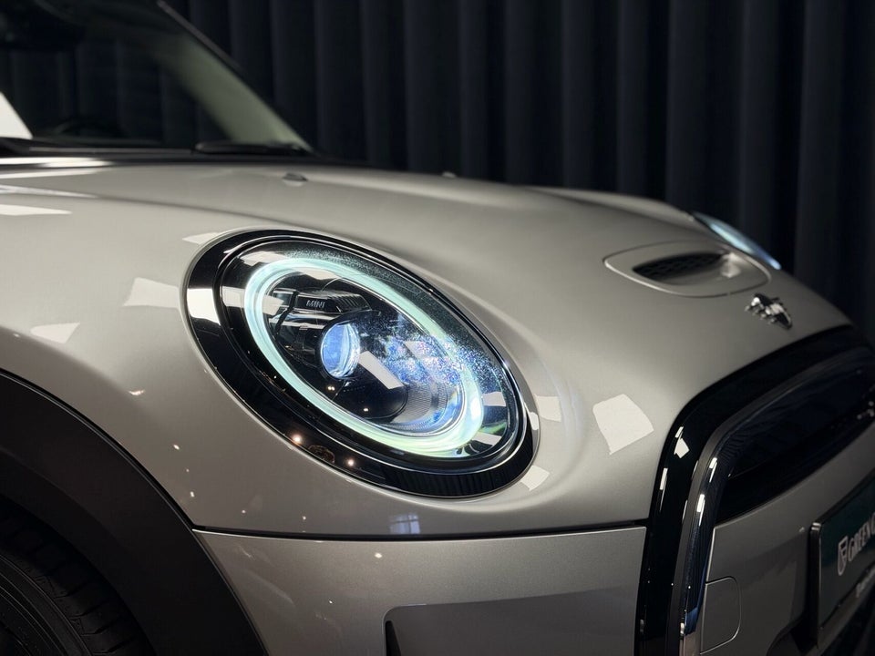 MINI Cooper SE Essential 3d