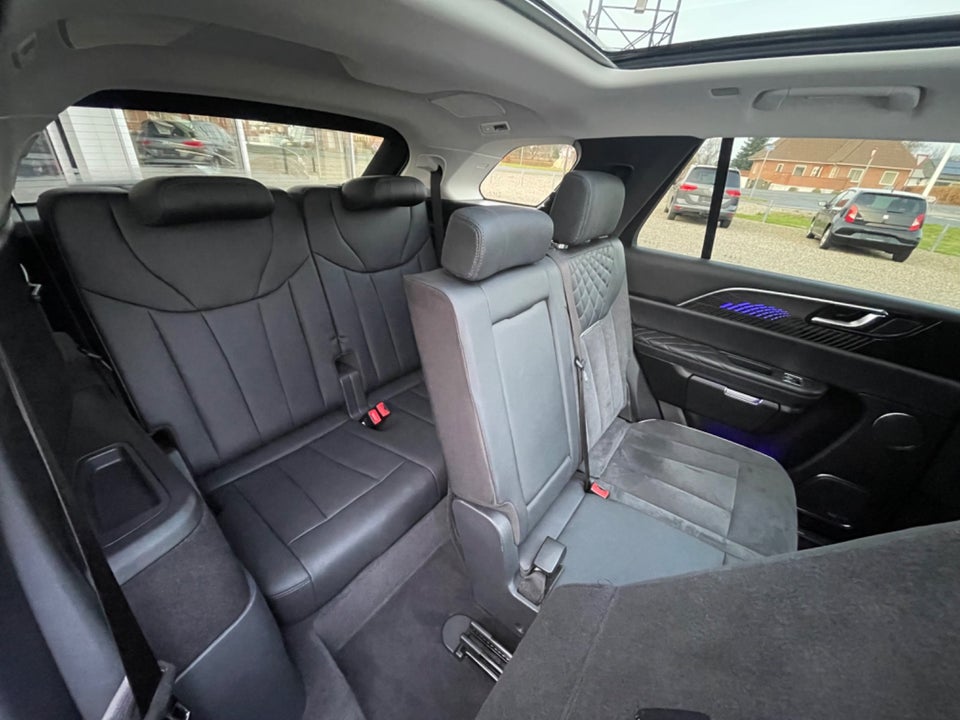 Hongqi E-HS9 99 Premium 5d