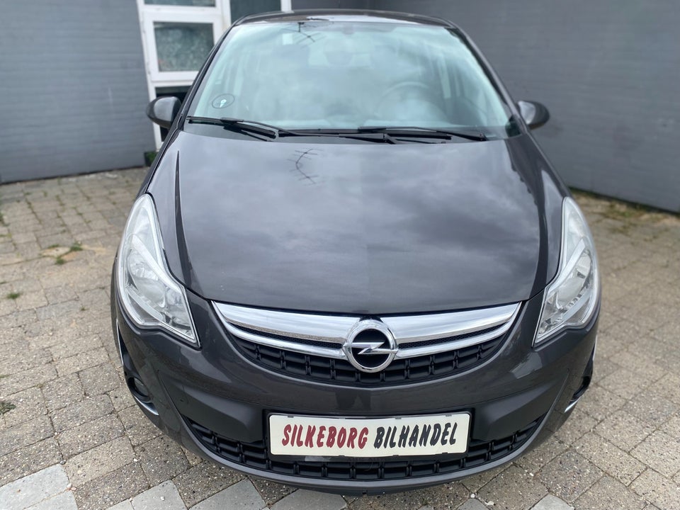 Opel Corsa 1,4 16V Cosmo 5d