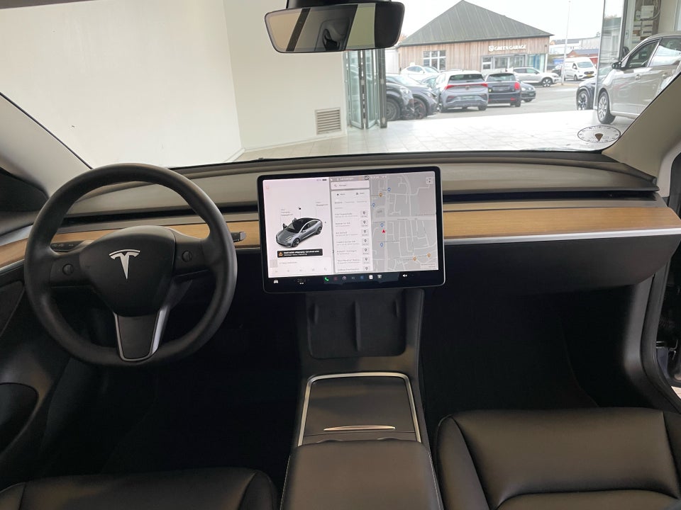 Tesla Model 3 Standard Range+ RWD 4d