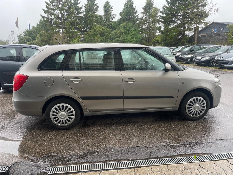Skoda Fabia 1,2 12V Ambiente Combi 5d