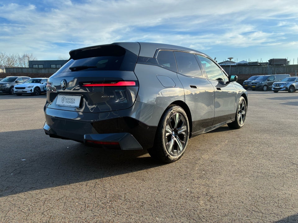 BMW iX xDrive50 Fully Charged 5d