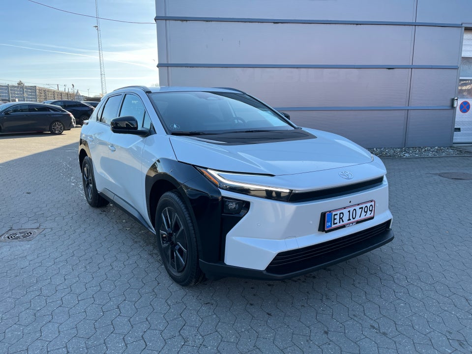 Toyota bZ4X 73 Executive 5d