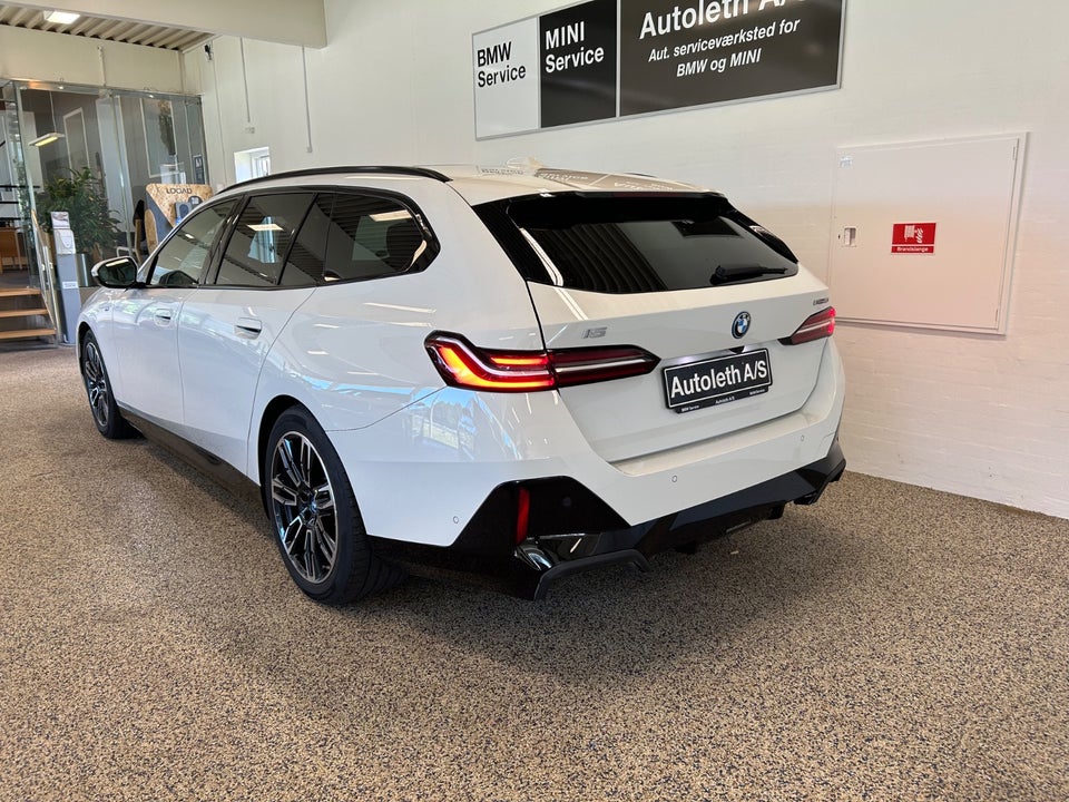 BMW i5 eDrive40 Touring Fully Charged M-Sport 5d