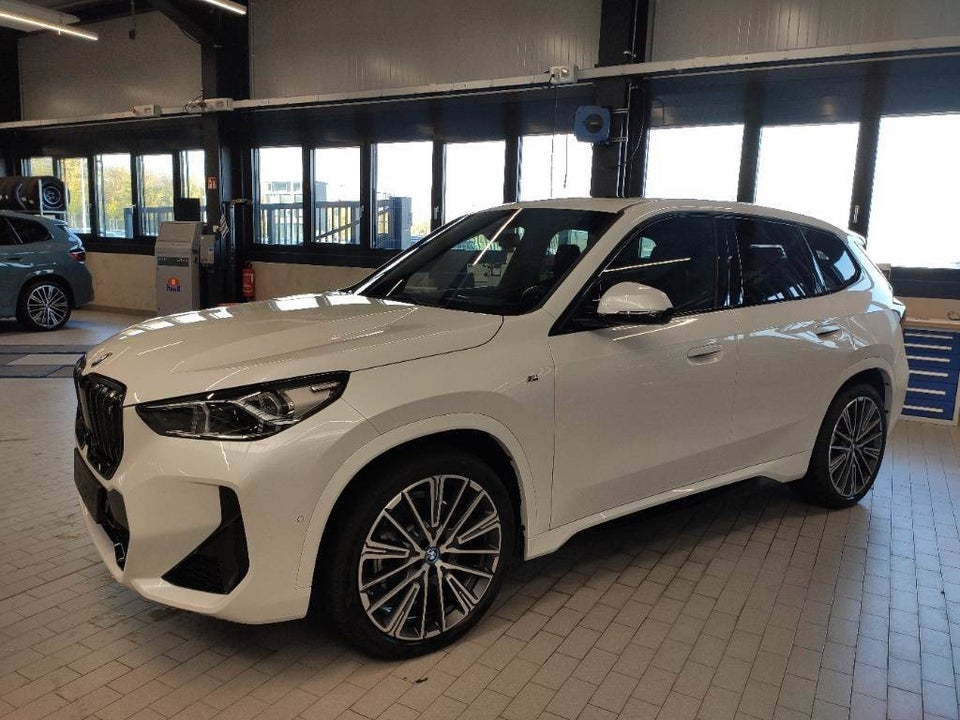 BMW iX1 xDrive30 Fully Charged M-Sport 5d