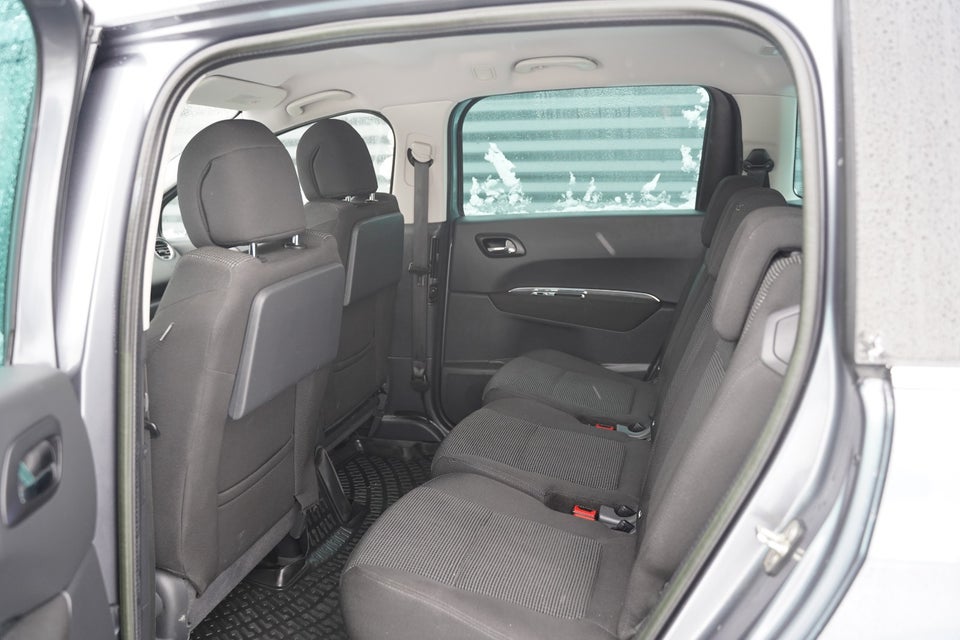 Peugeot 5008 2,0 HDi 150 Style 7prs 5d