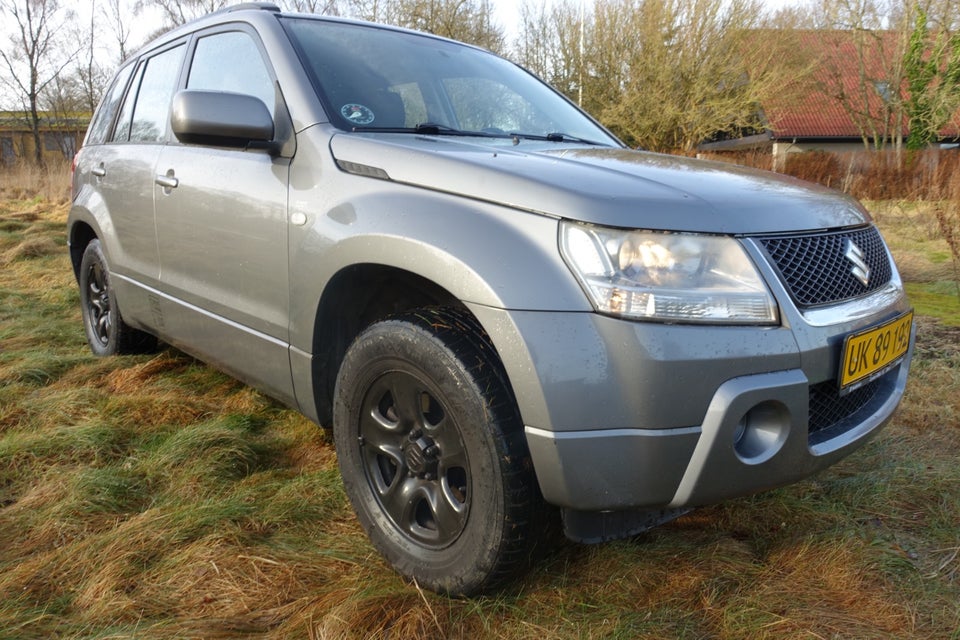 Suzuki Grand Vitara 2,0 GL Van 5d