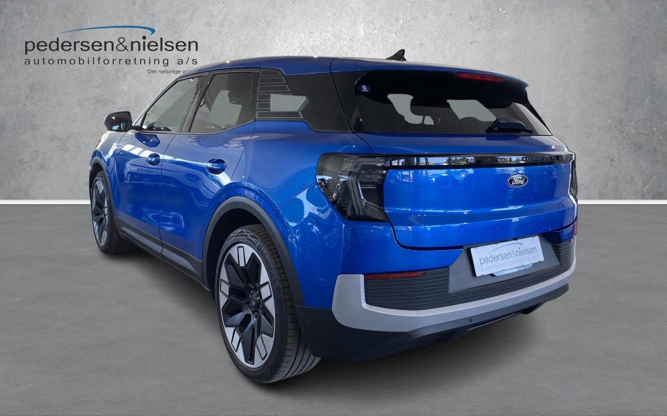 Ford Explorer 77 Premium Extended Range 5d