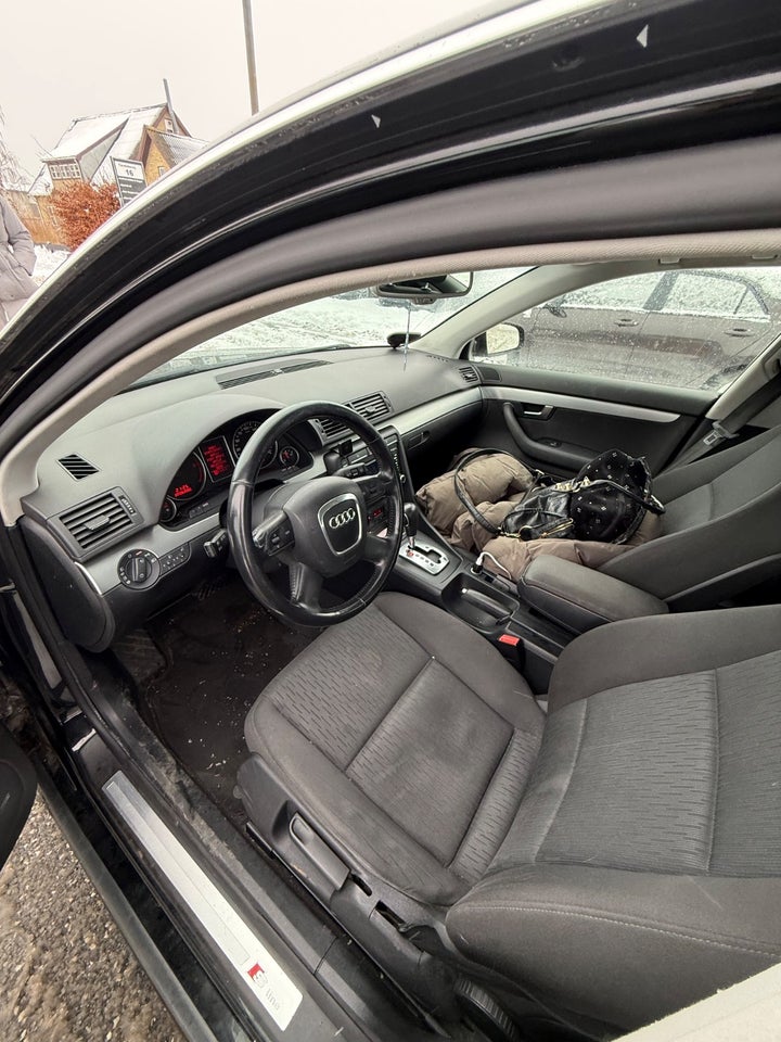 Audi A4 2,0 TDi 140 S-line Multitr. 4d