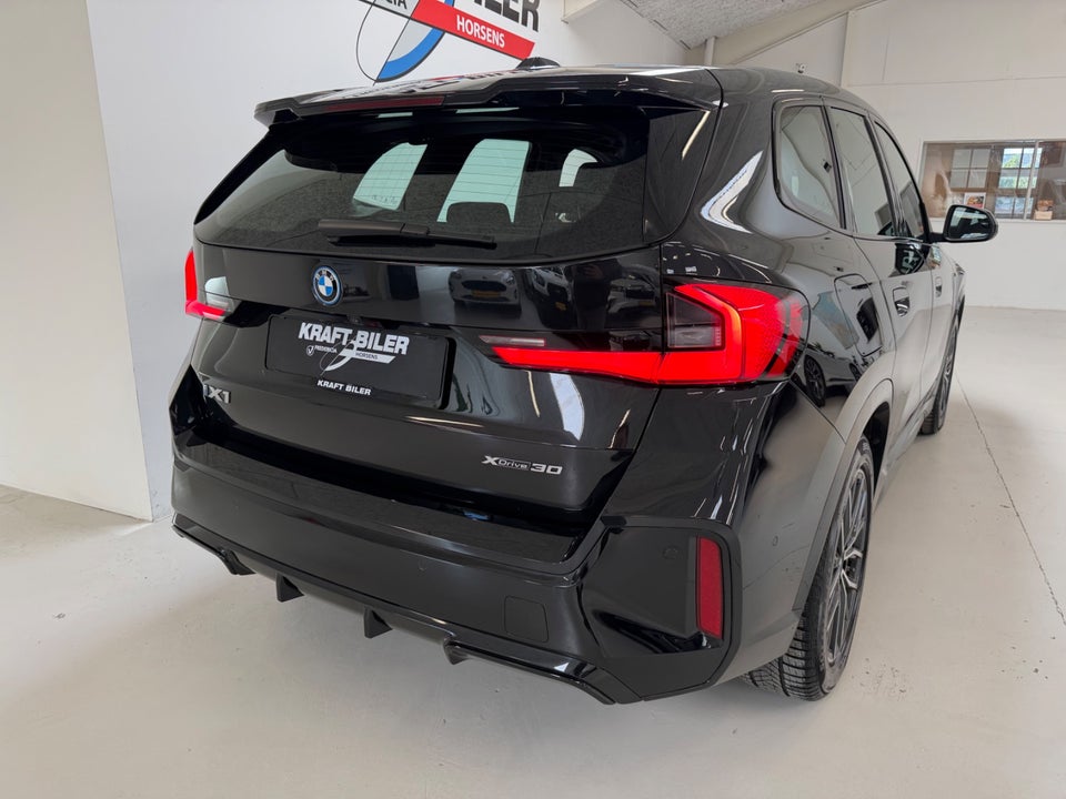 BMW iX1 xDrive30 M-Sport 5d