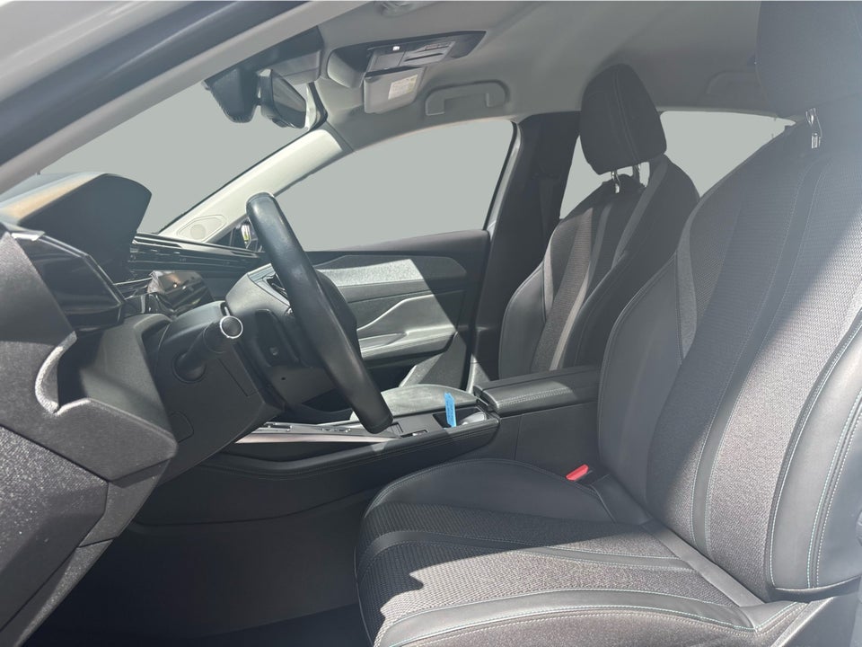 Peugeot 308 1,6 Hybrid First Selection+ EAT8 5d