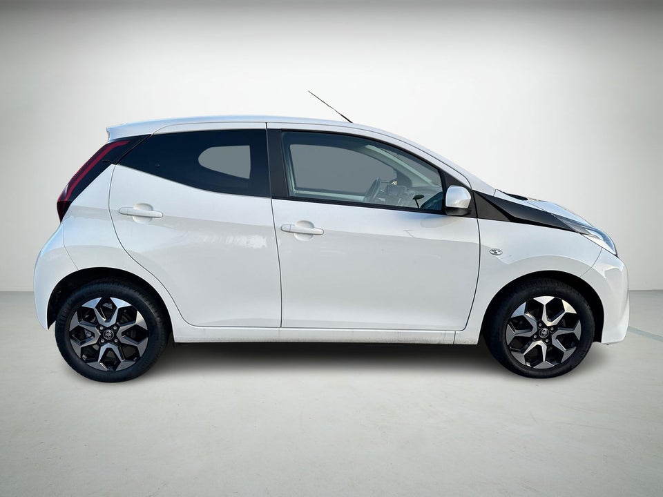 Toyota Aygo 1,0 VVT-i x-press 5d