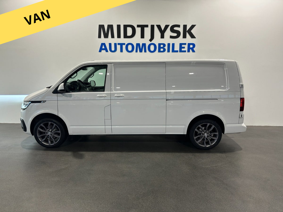 VW Transporter 2,0 TDi 150 Kassevogn DSG lang