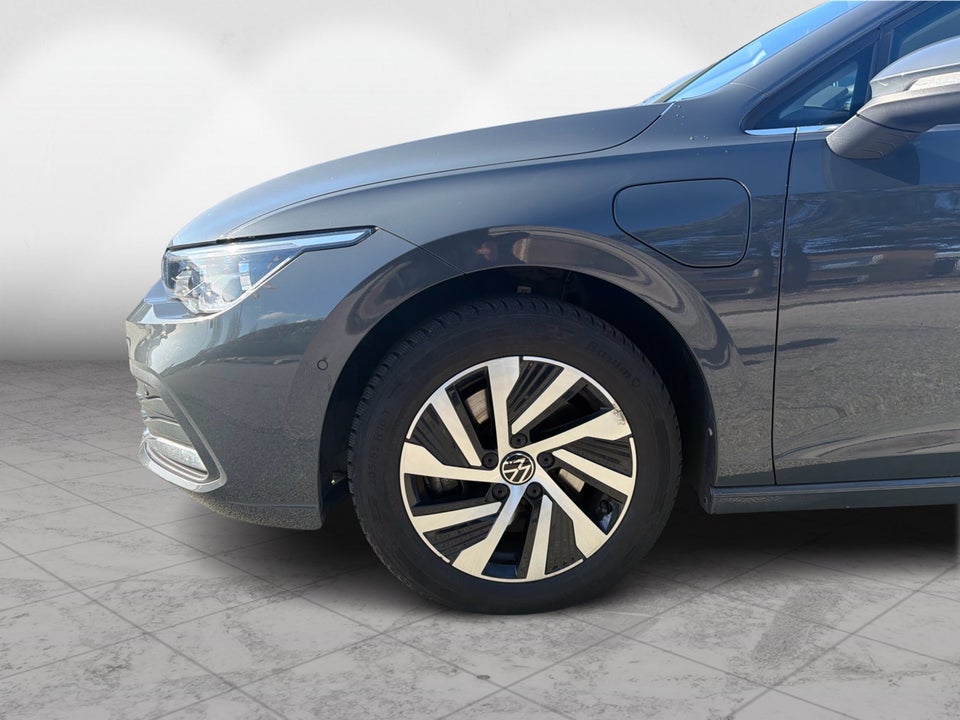 VW Golf VIII 1,4 eHybrid DSG 5d