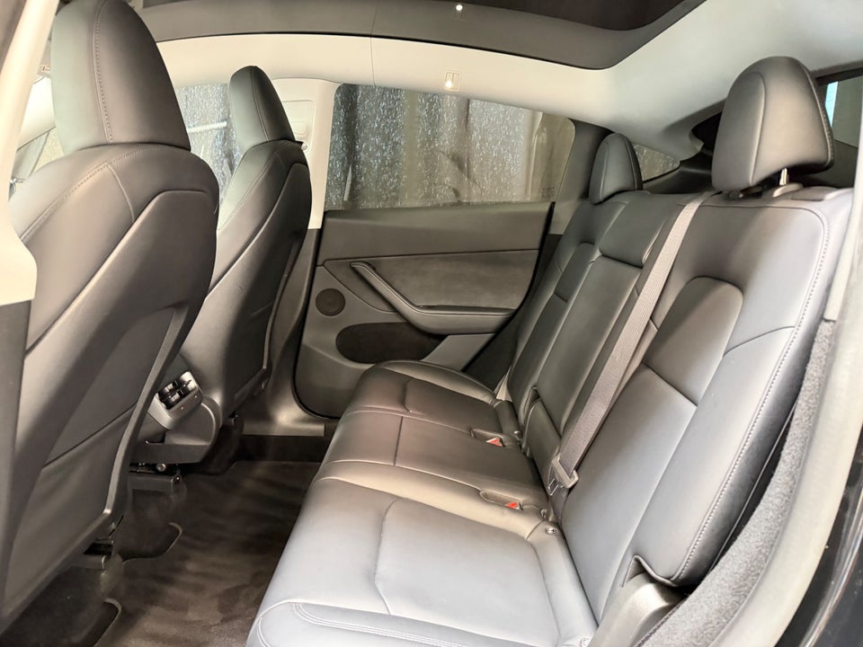 Tesla Model Y Long Range AWD 5d