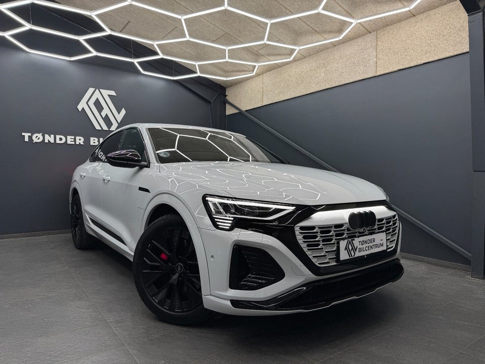 Audi Q8 e-tron 55 S-line Black Style Sportback quattro 5d