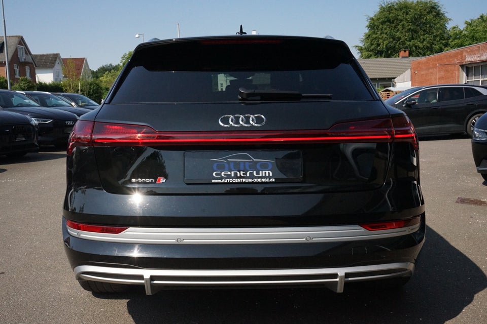 Audi e-tron S quattro 5d