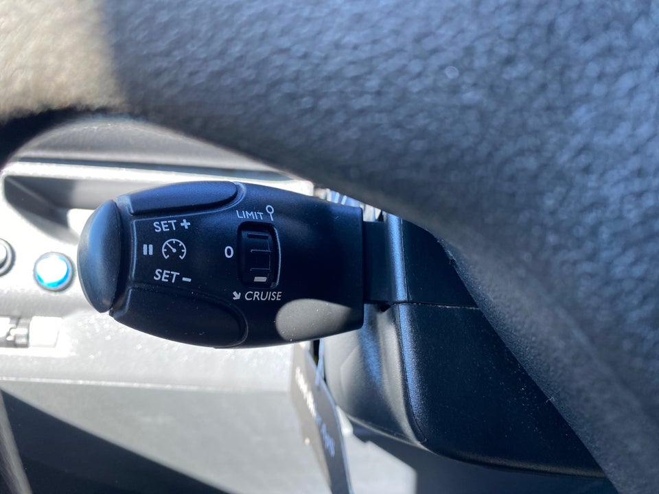 Peugeot Expert 2,0 BlueHDi 144 L2 Chassis 2d