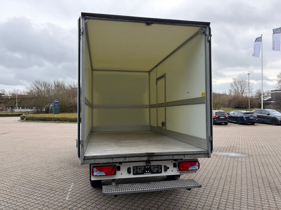 MAN TGE 2,0 3.180 Chassis L4 aut. FWD