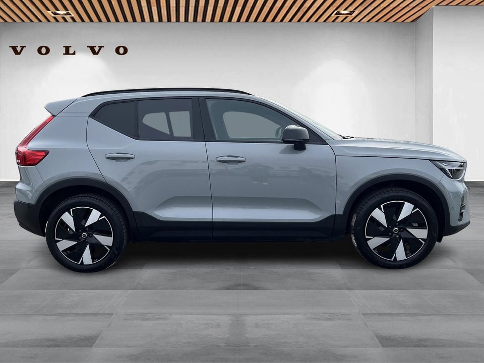 Volvo EX40 Extended Range Plus 5d